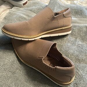 Tan shoes Me Too brand